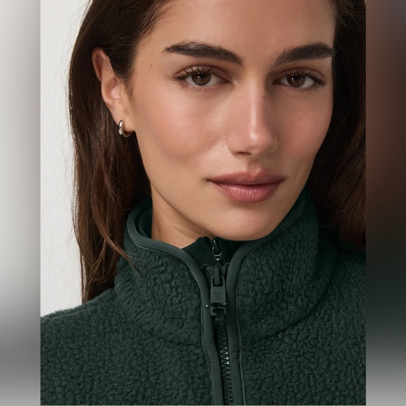 Vuori Alpine Vest (Evergreen) - Picture 5 of 8